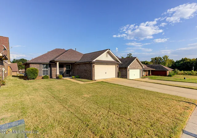 Photo 3 of Single family home for sale at 8710 Kimberly Dawn Dr, Southaven, MS 38671 | MLS# 4162117 | Listing updated on 2026-09-11