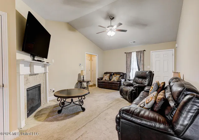 Photo 3 of Single family home for sale at 8710 Kimberly Dawn Dr, Southaven, MS 38671 | MLS# 4162117 | Listing updated on 2026-09-11