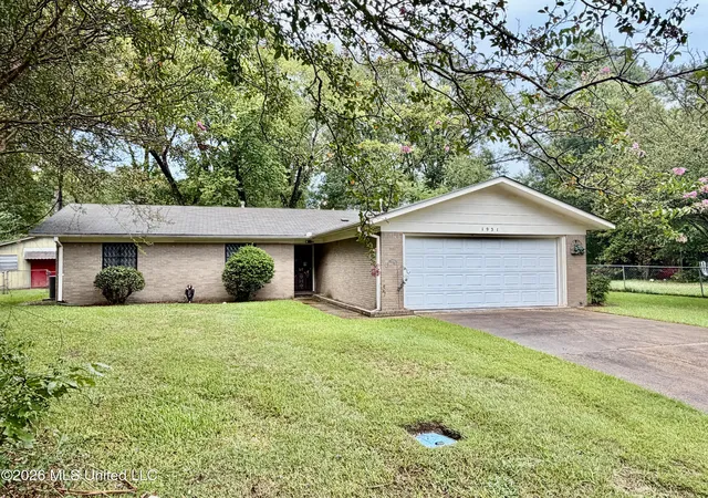 Photo 3 of Single family home for sale at 1931 Loyd Cir, Pearl, MS 39208 | MLS# 4161906 | Listing updated on 2026-10-08