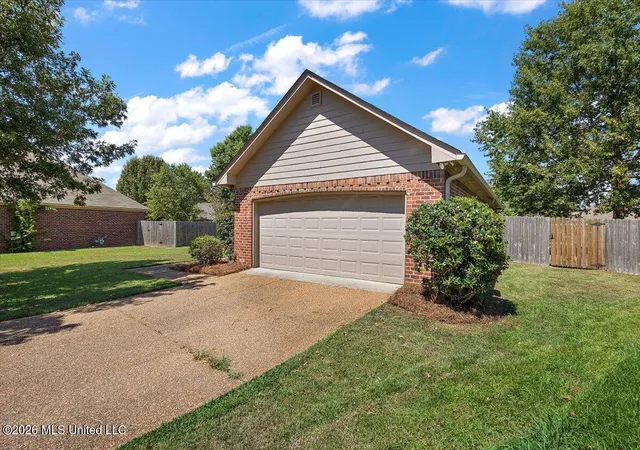 Photo 3 of Single family home for sale at 102 Eastland Cvs, Canton, MS 39046 | MLS# 4162011 | Listing updated on 2026-10-02