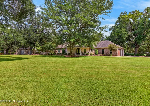 Photo 2 of Single family home for sale at 7520 S Park Ridge Dr, Moss Point, MS 39562 | MLS# 4162461 | Listing updated on 2026-10-23