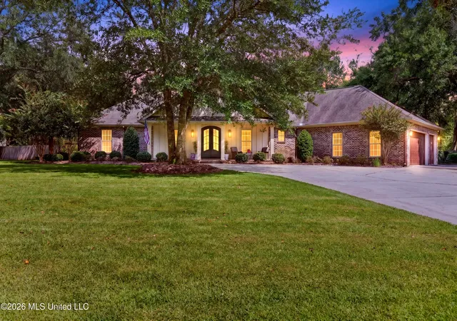 Photo 3 of Single family home for sale at 7520 S Park Ridge Dr, Moss Point, MS 39562 | MLS# 4162461 | Listing updated on 2026-10-23