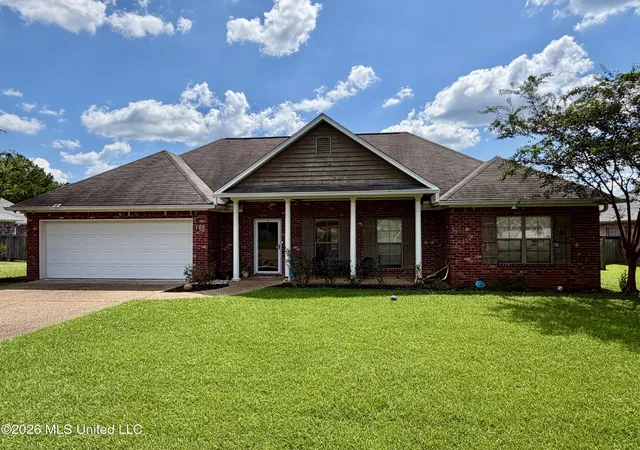 Photo 1 of Single family home for sale at 105 Kirkwood Dr, Clinton, MS 39056 | MLS# 4163229 | Listing updated on 2026-10-15