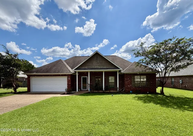 Photo 3 of Single family home for sale at 105 Kirkwood Dr, Clinton, MS 39056 | MLS# 4163229 | Listing updated on 2026-10-15