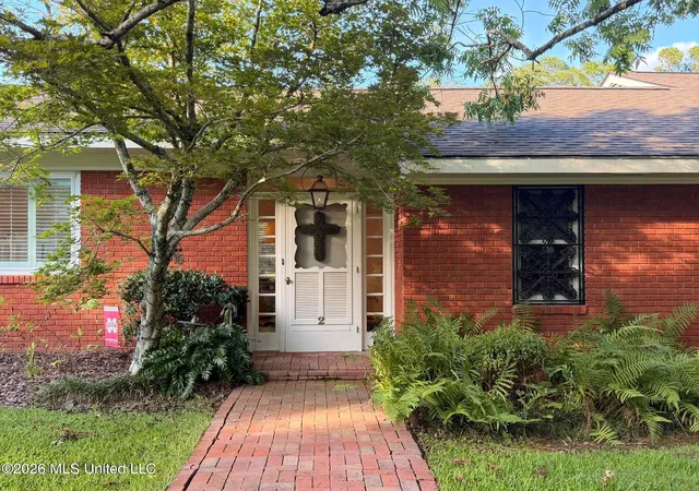 Photo 1 of Single family home for sale at 2 Bingaman Ln, Natchez, MS 39120 | MLS# 4161897 | Listing updated on 2026-09-10