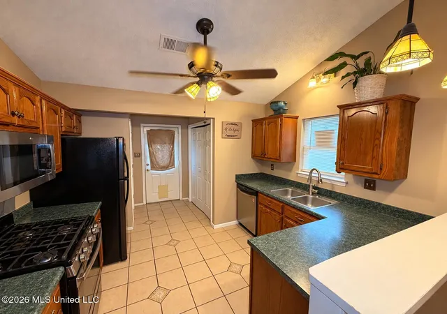Photo 3 of Single family home for sale at 5424 Gibbons Cvs, Southaven, MS 38671 | MLS# 4162221 | Listing updated on 2026-09-16