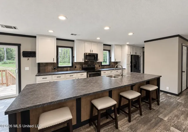 Photo 3 of Manufactured home for sale at 4350 Thyatira Tyro, Senatobia, MS 38668 | MLS# 4161938 | Listing updated on 2026-10-29