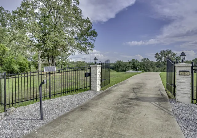 Photo 2 of Single family home for sale at 2865 Seven Springs Rd, Raymond, MS 39154 | MLS# 4161967 | Listing updated on 2026-09-11