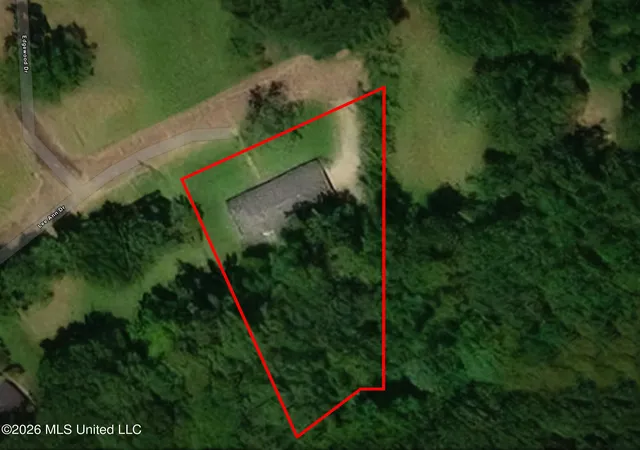 Photo 3 of Single family home for sale at 101 Lee Ann Dr, Hazlehurst, MS 39083 | MLS# 4161972 | Listing updated on 2026-09-10