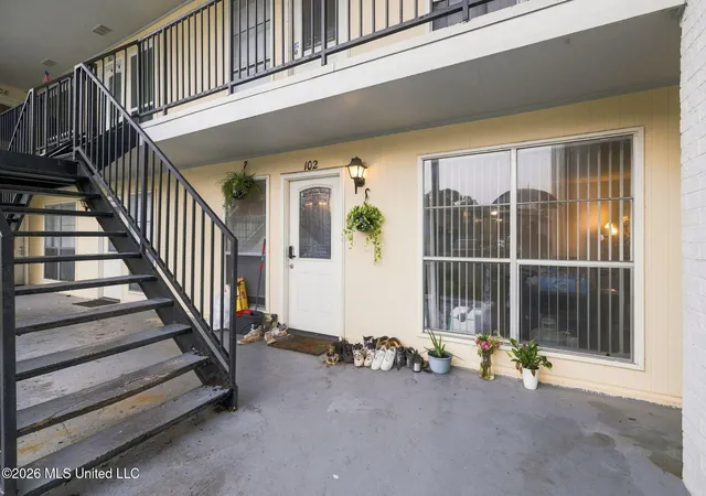 Photo 1 of Condo for sale at 3220 Cumberland Rd, Ocean Springs, MS 39564 | MLS# 4162021 | Listing updated on 2026-09-10