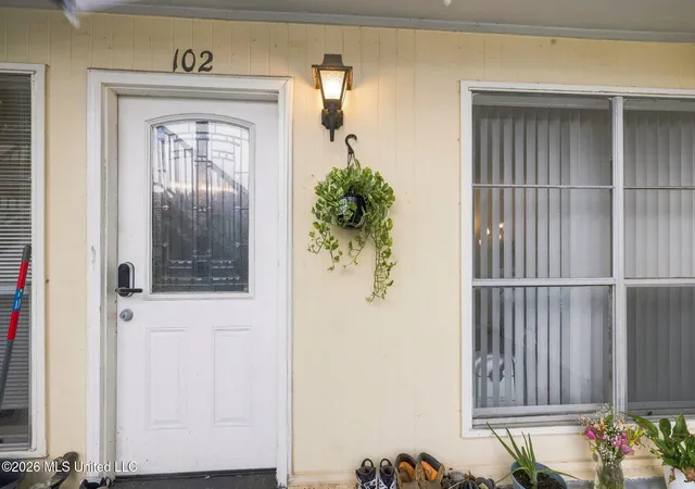 Photo 2 of Condo for sale at 3220 Cumberland Rd, Ocean Springs, MS 39564 | MLS# 4162021 | Listing updated on 2026-09-10