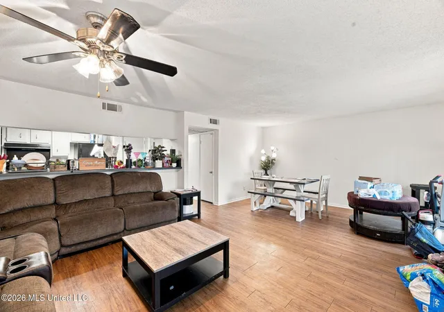 Photo 3 of Condo for sale at 3220 Cumberland Rd, Ocean Springs, MS 39564 | MLS# 4162021 | Listing updated on 2026-09-10