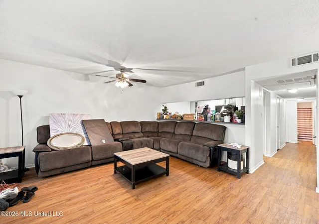 Photo 4 of Condo for sale at 3220 Cumberland Rd, Ocean Springs, MS 39564 | MLS# 4162021 | Listing updated on 2026-09-10