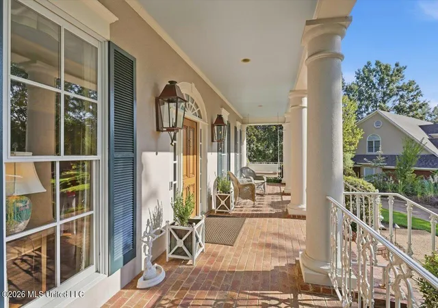Photo 2 of Sale Pending at 206 Persimmon Hl, Ridgeland, MS 39157 | MLS# 4162723 | Listing updated on 2026-10-05