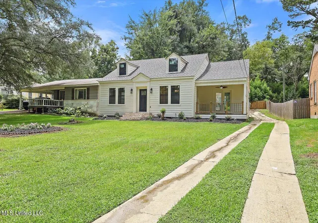 Photo 2 of Single family home for sale at 4017 Pine Hl Dr, Jackson, MS 39206 | MLS# 4161912 | Listing updated on 2026-09-14