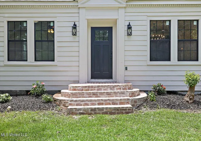 Photo 3 of Single family home for sale at 4017 Pine Hl Dr, Jackson, MS 39206 | MLS# 4161912 | Listing updated on 2026-09-14