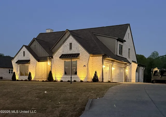 Photo 2 of Sale Pending at 324 Oakworth Dr, Hernando, MS 38632 | MLS# 4161926 | Listing updated on 2026-09-10