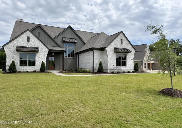 Photo 4 of Sale Pending at 324 Oakworth Dr, Hernando, MS 38632 | MLS# 4161926 | Listing updated on 2026-09-10