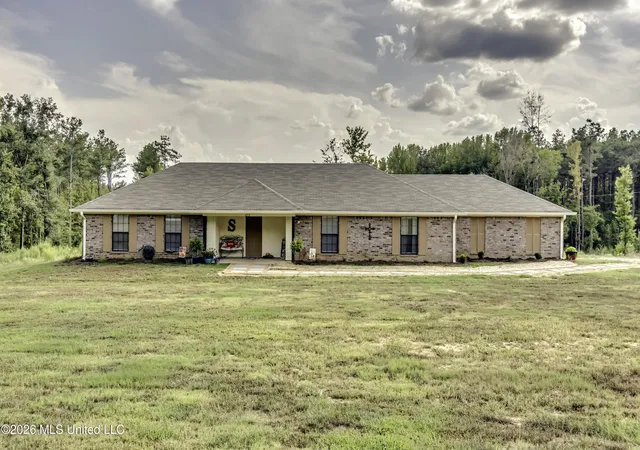 Photo 1 of Single family home for sale at 255 Spring Crk Rd, Flora, MS 39071 | MLS# 4164843 | Listing updated on 2026-10-29