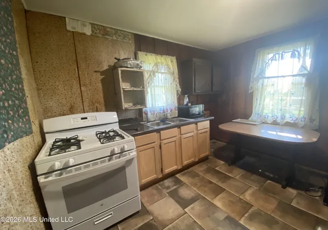 Photo 3 of Single family home for sale at 402 S Spruce St, Vidalia, LA 71373 | MLS# 4161931 | Listing updated on 2026-09-10