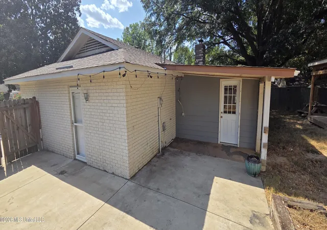 Photo 3 of Sale Pending at 2192 Holbrook Cvs, Southaven, MS 38671 | MLS# 4161945 | Listing updated on 2026-09-17