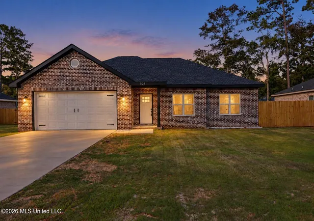 Photo 1 of Single family home for sale at 524 Plum St, Ocean Springs, MS 39564 | MLS# 4161941 | Listing updated on 2026-09-10