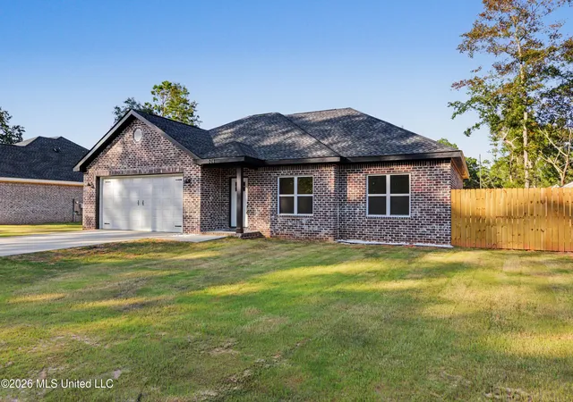 Photo 2 of Single family home for sale at 524 Plum St, Ocean Springs, MS 39564 | MLS# 4161941 | Listing updated on 2026-09-10