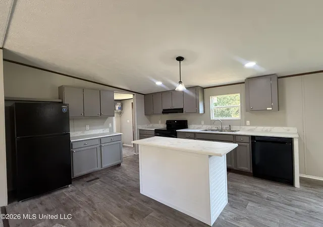 Photo 3 of Manufactured home for sale at 5204 Old Hwy 35, Carthage, MS 39051 | MLS# 4161954 | Listing updated on 2026-09-10