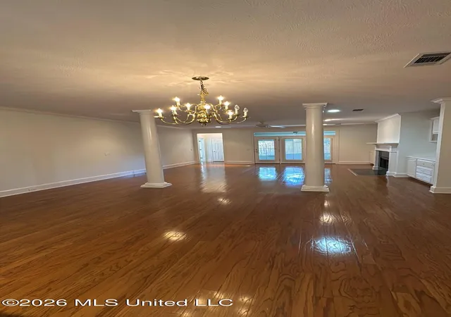 Photo 3 of Sale Pending at 306 Colony Ridge Ct, Ridgeland, MS 39157 | MLS# 4162076 | Listing updated on 2026-09-24