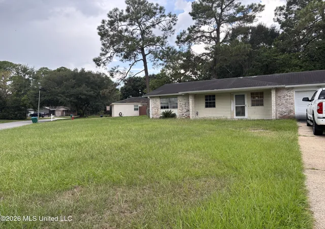 Photo 2 of Sale Pending at 2601 Lawn Cir, Gautier, MS 39553 | MLS# 4161982 | Listing updated on 2026-09-11