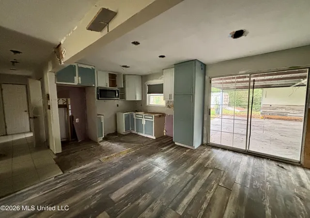 Photo 3 of Sale Pending at 2601 Lawn Cir, Gautier, MS 39553 | MLS# 4161982 | Listing updated on 2026-09-11