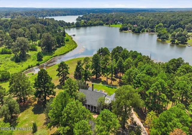 Photo 2 of Mansion for sale at 1039 Cedar Hl Rd, Madison, MS 39110 | MLS# 4162786 | Listing updated on 2026-09-17