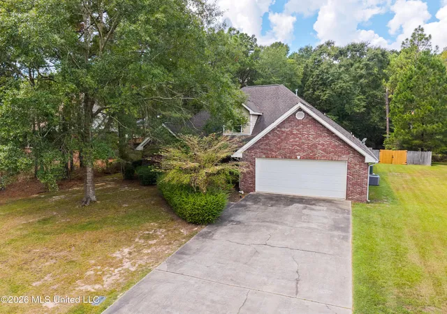 Photo 3 of Single family home for sale at 212 Morrell Cir, Hattiesburg, MS 39402 | MLS# 4161989 | Listing updated on 2026-09-11