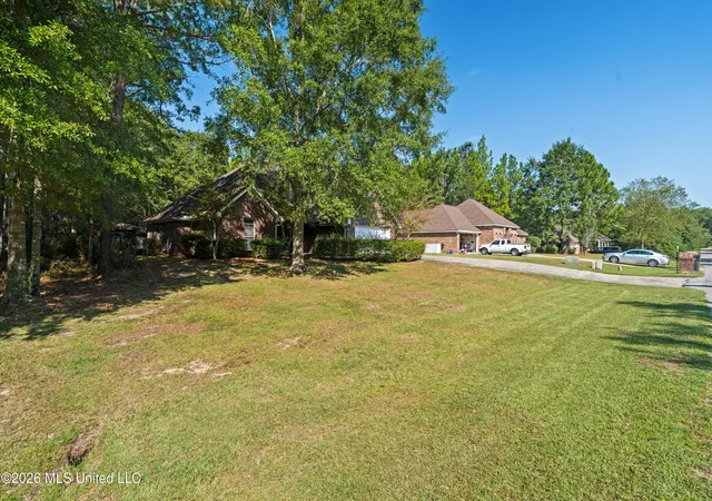 Photo 4 of Single family home for sale at 212 Morrell Cir, Hattiesburg, MS 39402 | MLS# 4161989 | Listing updated on 2026-09-11