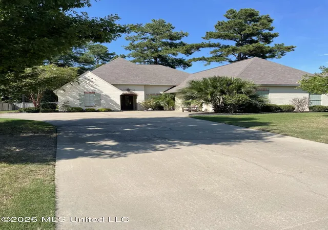Photo 1 of Single family home for sale at 153 Grayhawk Dr, Madison, MS 39110 | MLS# 4162182 | Listing updated on 2026-09-11