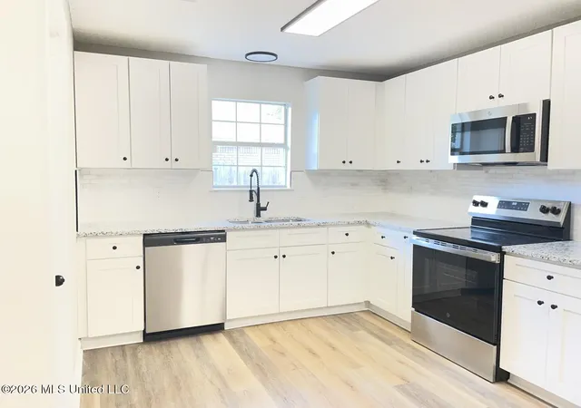 Photo 4 of Single family home for sale at 908 Orange St, Ocean Springs, MS 39564 | MLS# 4162016 | Listing updated on 2026-09-10