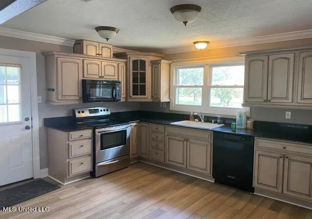 Photo 4 of Single family home for sale at 900 S Sea Cvs St, Pascagoula, MS 39581 | MLS# 4162008 | Listing updated on 2026-09-10