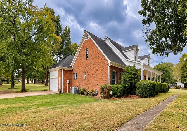 Photo 3 of Single family home for sale at 8885 Cedar Crst Ln, Olive Branch, MS 38654 | MLS# 4162285 | Listing updated on 2026-09-12