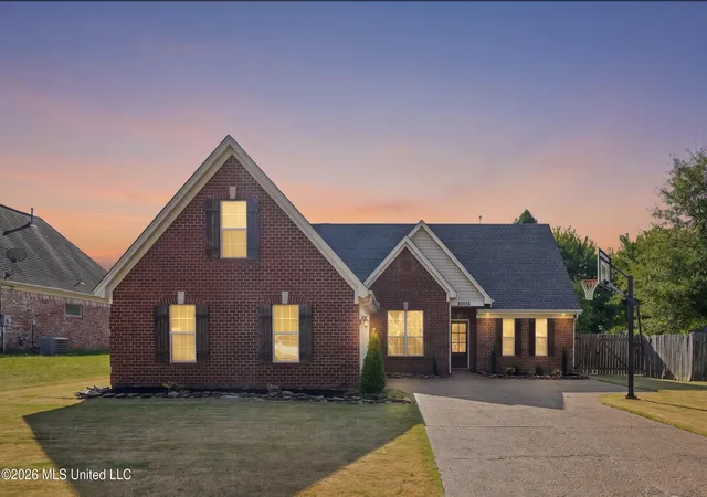 Photo 3 of Sale Pending at 1005 Tara Dr, Hernando, MS 38632 | MLS# 4162064 | Listing updated on 2026-09-16