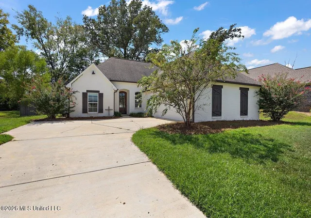 Single family home for sale at 164 Sweetbriar Cir, Canton, MS 39046 | MLS# 4162225