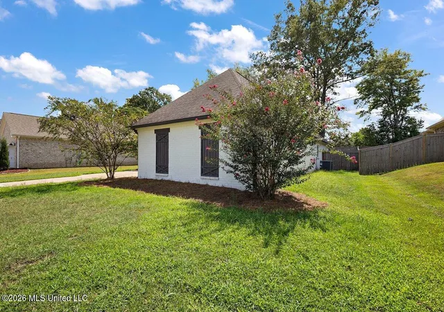 Photo 2 of Single family home for sale at 164 Sweetbriar Cir, Canton, MS 39046 | MLS# 4162225 | Listing updated on 2026-09-11
