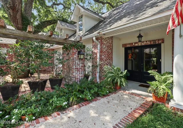 Photo 4 of Single family home for sale at 916 Bent Tree Cir, Pass Christian, MS 39571 | MLS# 4162051 | Listing updated on 2026-09-10