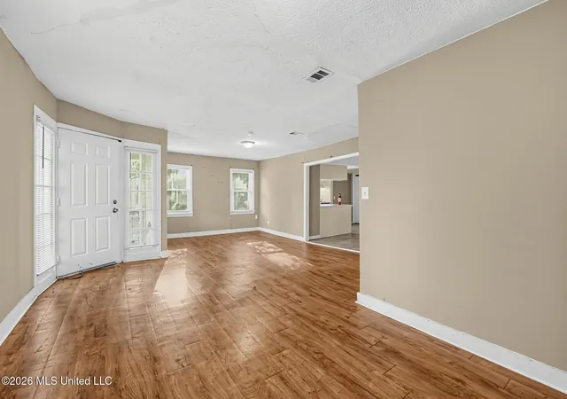Photo 2 of Single family home for sale at 345 Lea Cir, Jackson, MS 39204 | MLS# 4162880 | Listing updated on 2026-10-01