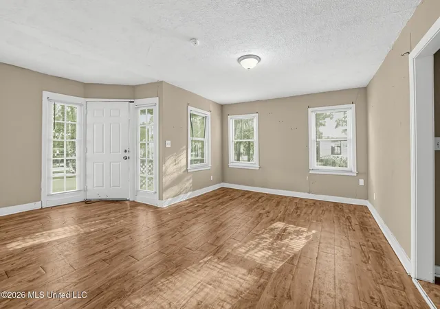 Photo 3 of Single family home for sale at 345 Lea Cir, Jackson, MS 39204 | MLS# 4162880 | Listing updated on 2026-10-01