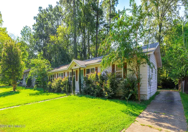 Photo 2 of Single family home for sale at 1611 Kent Ave, Jackson, MS 39211 | MLS# 4162095 | Listing updated on 2026-09-10
