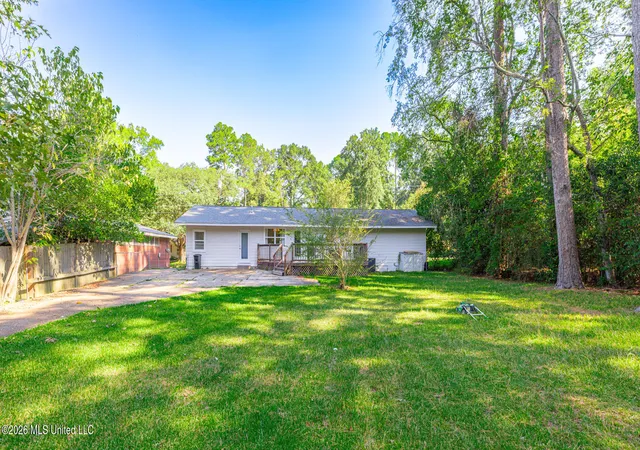 Photo 2 of Single family home for sale at 1611 Kent Ave, Jackson, MS 39211 | MLS# 4162095 | Listing updated on 2026-09-10