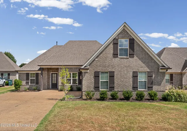 Photo 2 of Single family home for sale at 3510 Champion Hills Dr, Southaven, MS 38672 | MLS# 4162063 | Listing updated on 2026-09-10