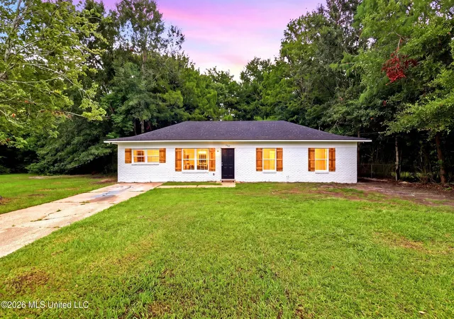 Photo 3 of Single family home for sale at 3307 Johnson Dr, Gulfport, MS 39501 | MLS# 4162279 | Listing updated on 2026-09-12
