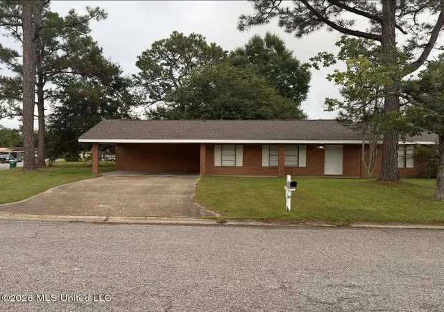 Photo 1 of Single family home for sale at 607 Temple Dr, Gulfport, MS 39503 | MLS# 4162125 | Listing updated on 2026-09-17