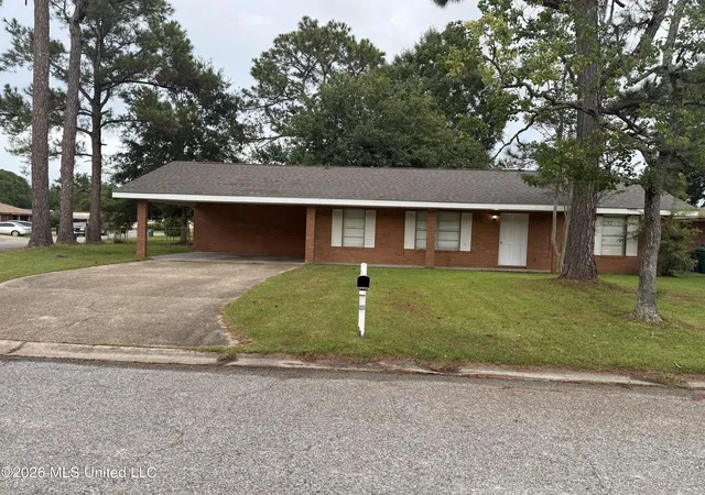Photo 2 of Single family home for sale at 607 Temple Dr, Gulfport, MS 39503 | MLS# 4162125 | Listing updated on 2026-09-17
